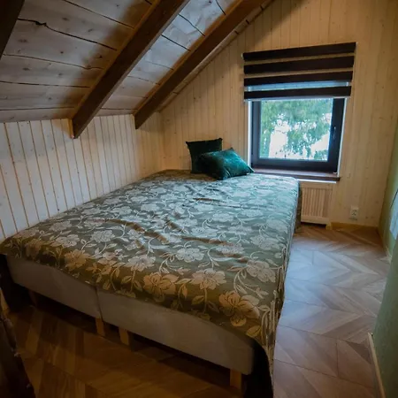 Puhketalu בית נופש